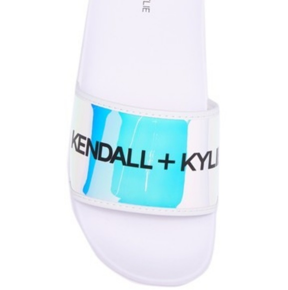 KENDALL & KYLIE MILANA LOGO POOL SLIDE SANDAL - Picture 3 of 5